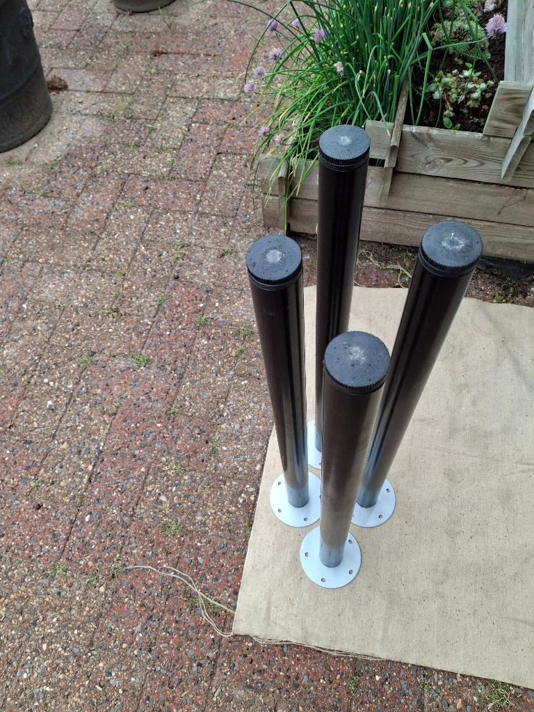 metalen poten, Ophalen, Zo goed als nieuw, IJzer