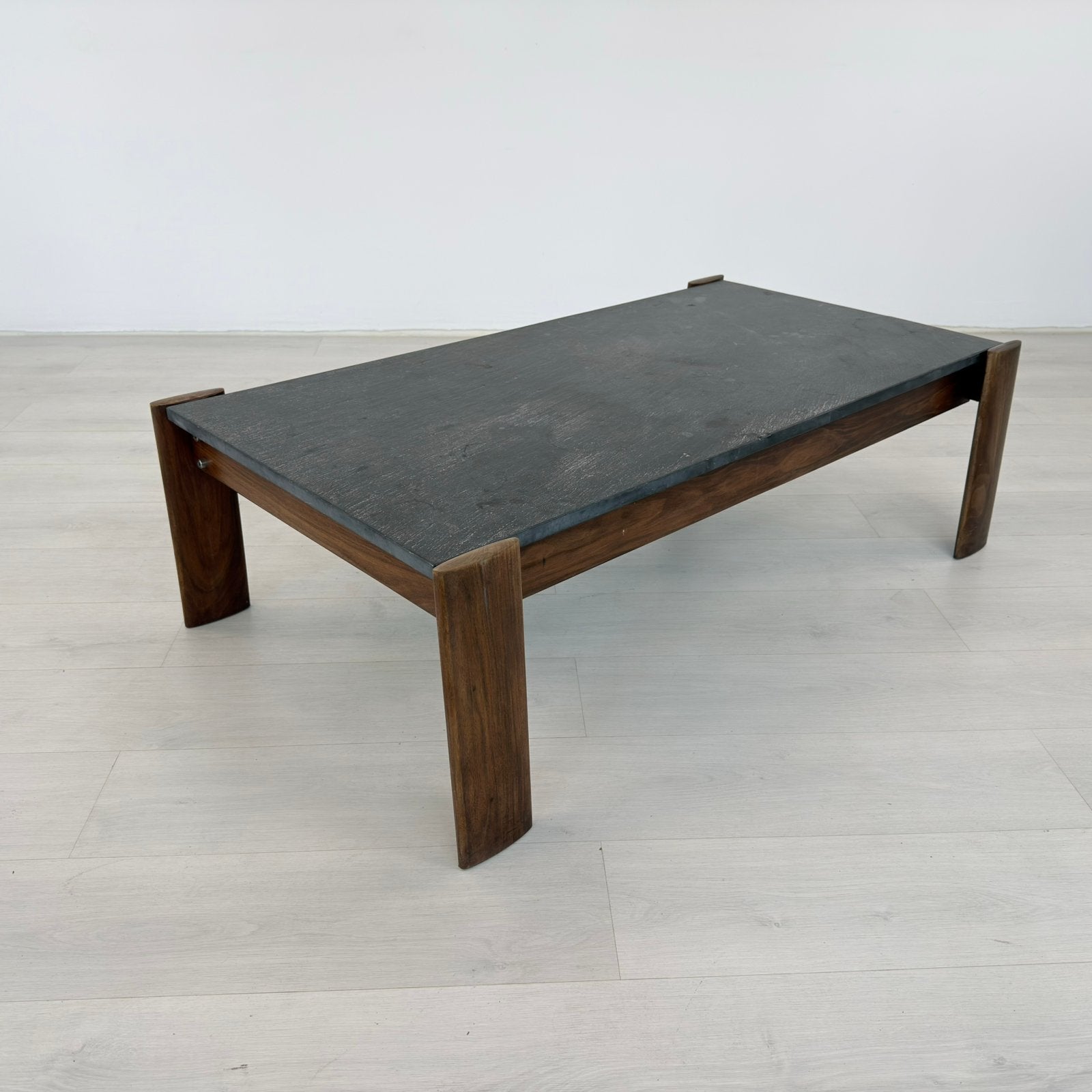 Table basse brutaliste par Percival Lafer - Brésil 1970, Enlèvement, Comme neuf