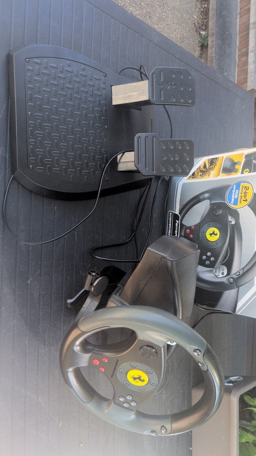 thrustmaster race stuur voor pc en ps2, Consoles de jeu & Jeux vidéo, Consoles de jeu | Sony Consoles | Accessoires, Enlèvement