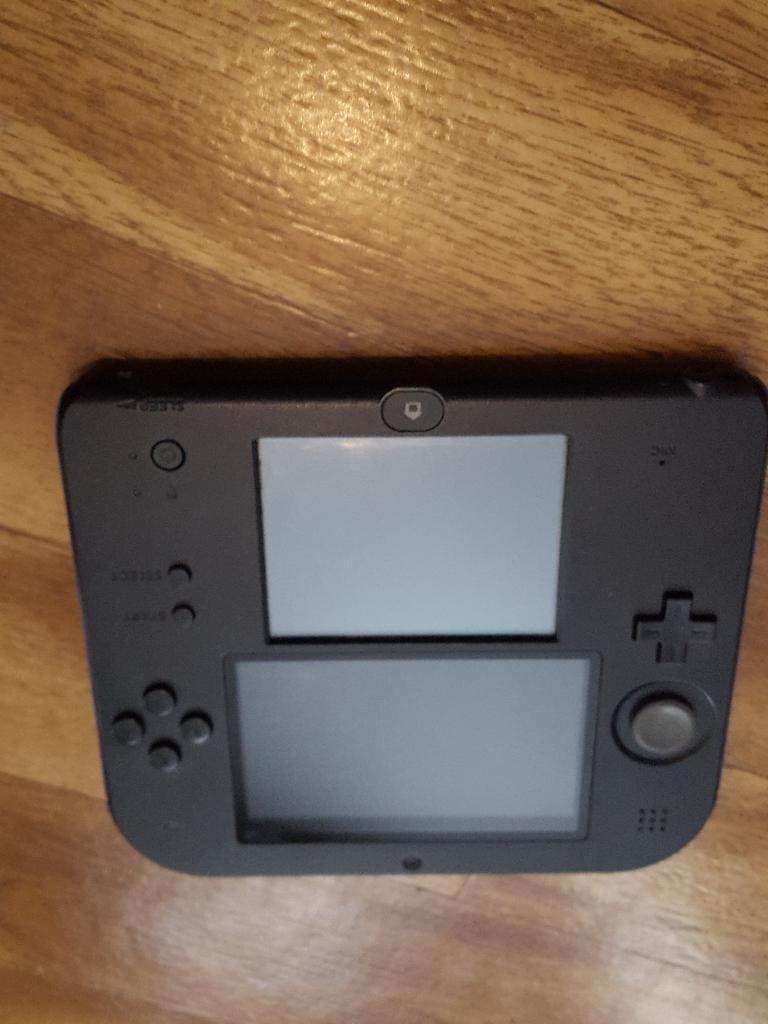 Nintendo 2ds met 6 spelletjes, Games en Spelcomputers, Games | Nintendo 2DS en 3DS, Zo goed als nieuw, Overige genres, 1 speler