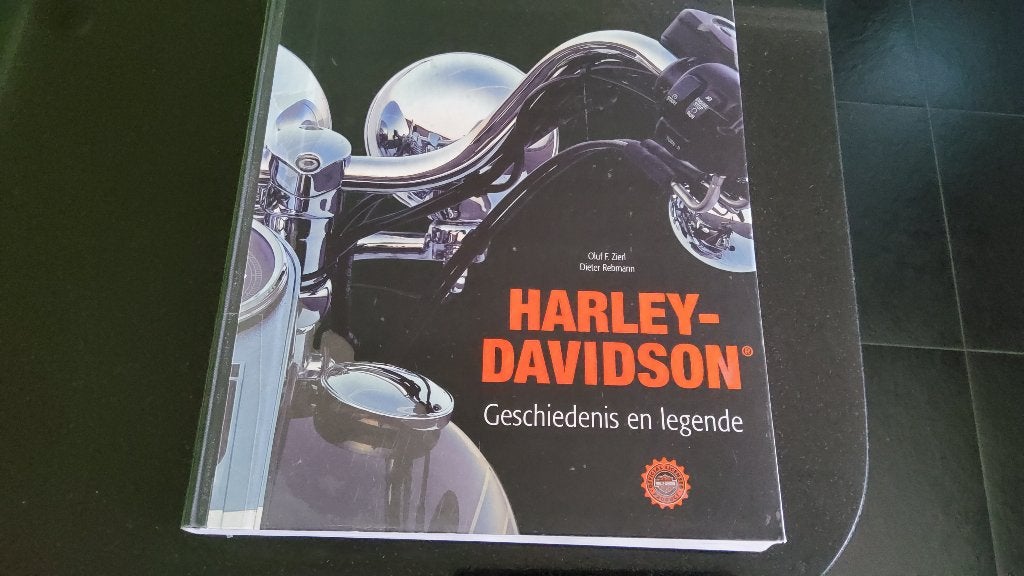Harley Davidson boek met de geschiedenis en de legende, Ophalen of Verzenden, Zo goed als nieuw, Overige