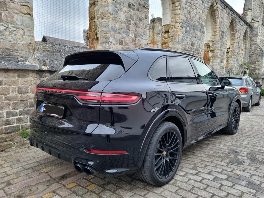Porsche Spyder Breedset Velgen Full Black/Cayenne/Panamera, Auto-onderdelen, Banden en Velgen, Ophalen, Gebruikt, 275 mm, Banden en Velgen