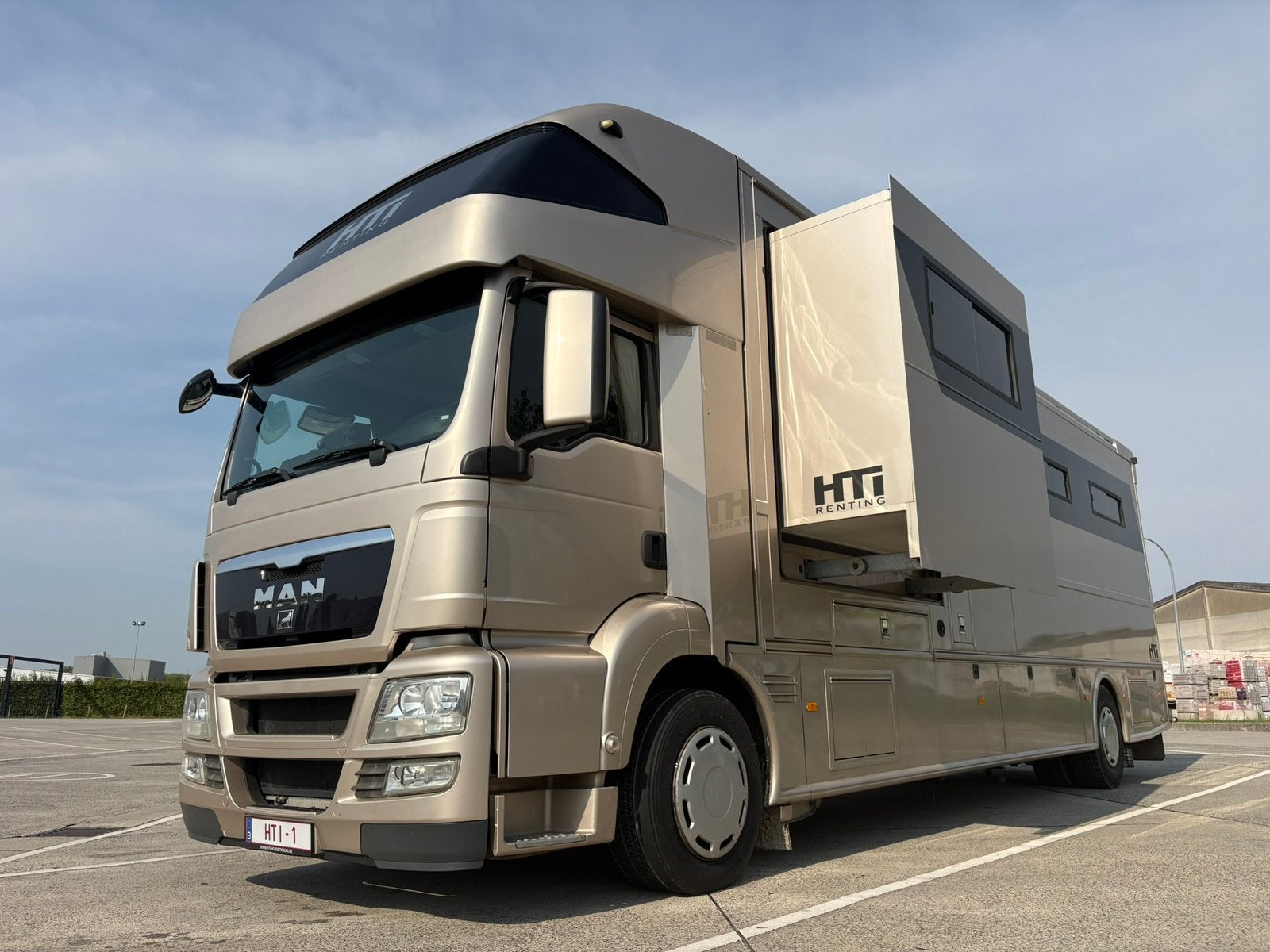 HTI RENTING Luxe paardenvrachtwagen / Kampeerwagen, Automaat, Roue de secours, Bedrijf, Diesel