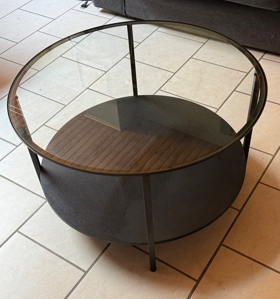 Table de salon en verre et partiellement noire, Maison & Meubles, Tables | Tables de salon, 50 – 75, Rond, Autres essences de bois