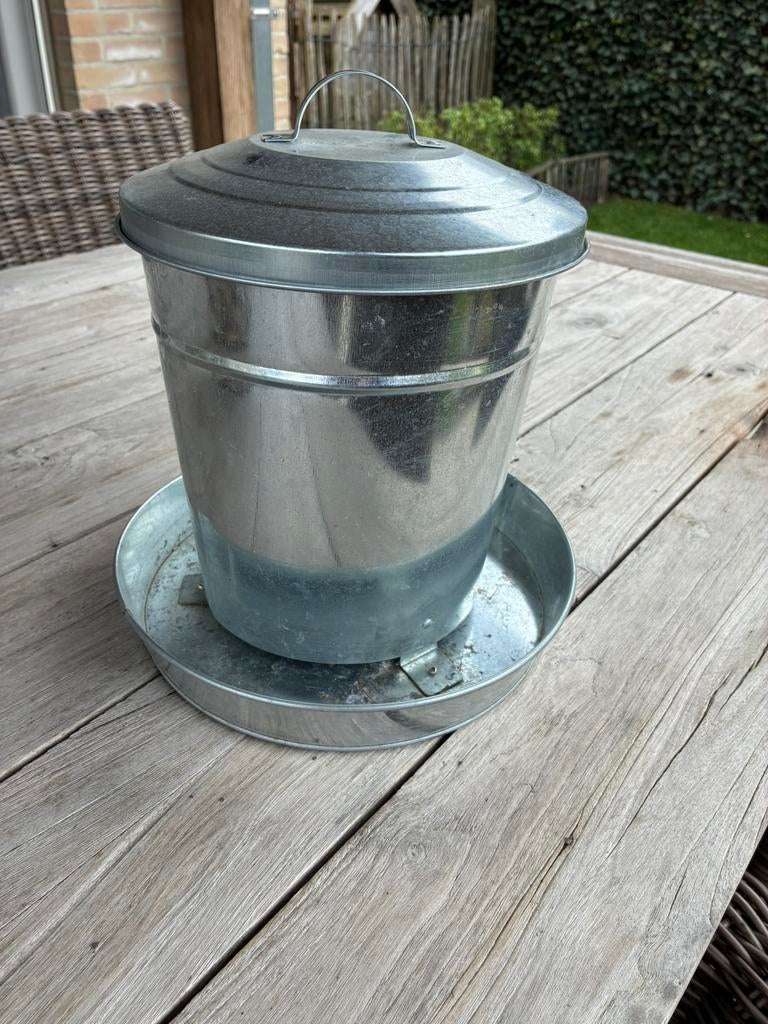 Voederbak, Ophalen, Zo goed als nieuw, Eten en Drinken