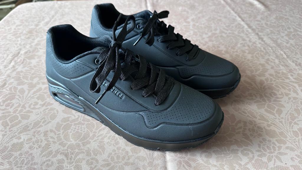 Skechers sportschoenen nieuw maat 43, Sport en Fitness, Overige merken, Nieuw, Ophalen of Verzenden, Overige sporten