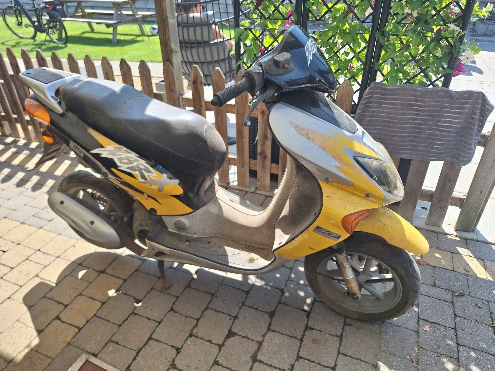 Honda X8R-X (SZX50X) 50cc tweetakt – Donor / Sloop, Fietsen en Brommers, Ophalen, Tweetakt