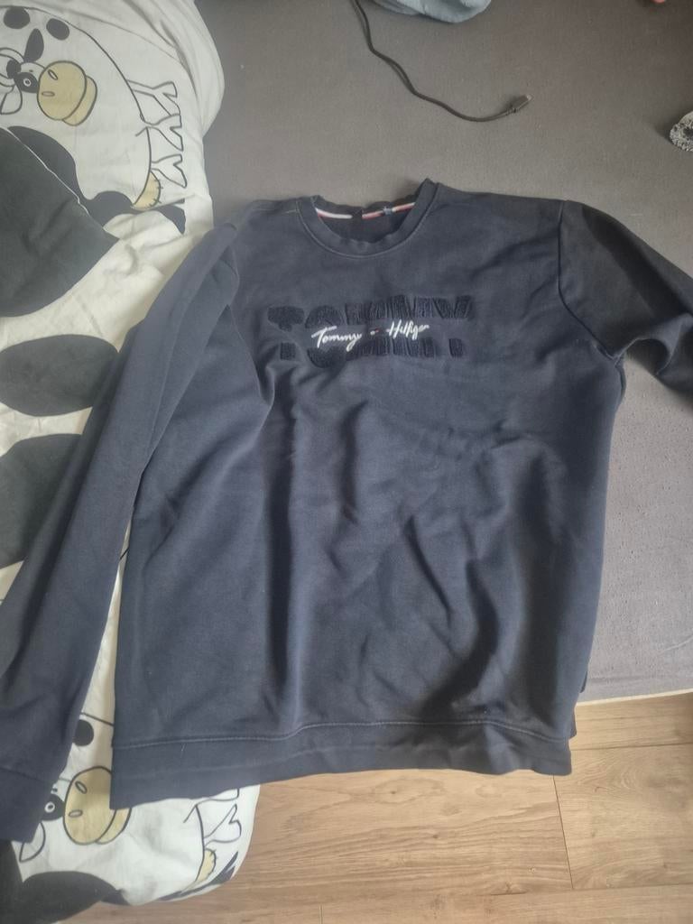 Tommy Hilfiger trui te koop door dat hij te klein gekocht is, Kleding | Dames, Ophalen