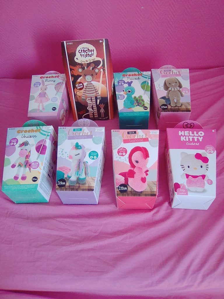 RESERVE Lot de 8 kits animaux à crocheter neufs, Enlèvement, Neuf