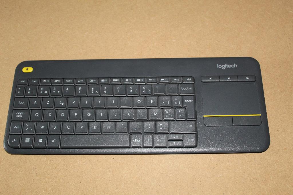 Logitech K400 Plus - Draadloos Toetsenbord - Touch - Azerty, Logitech, Azerty, Comme neuf, Ensemble clavier et souris