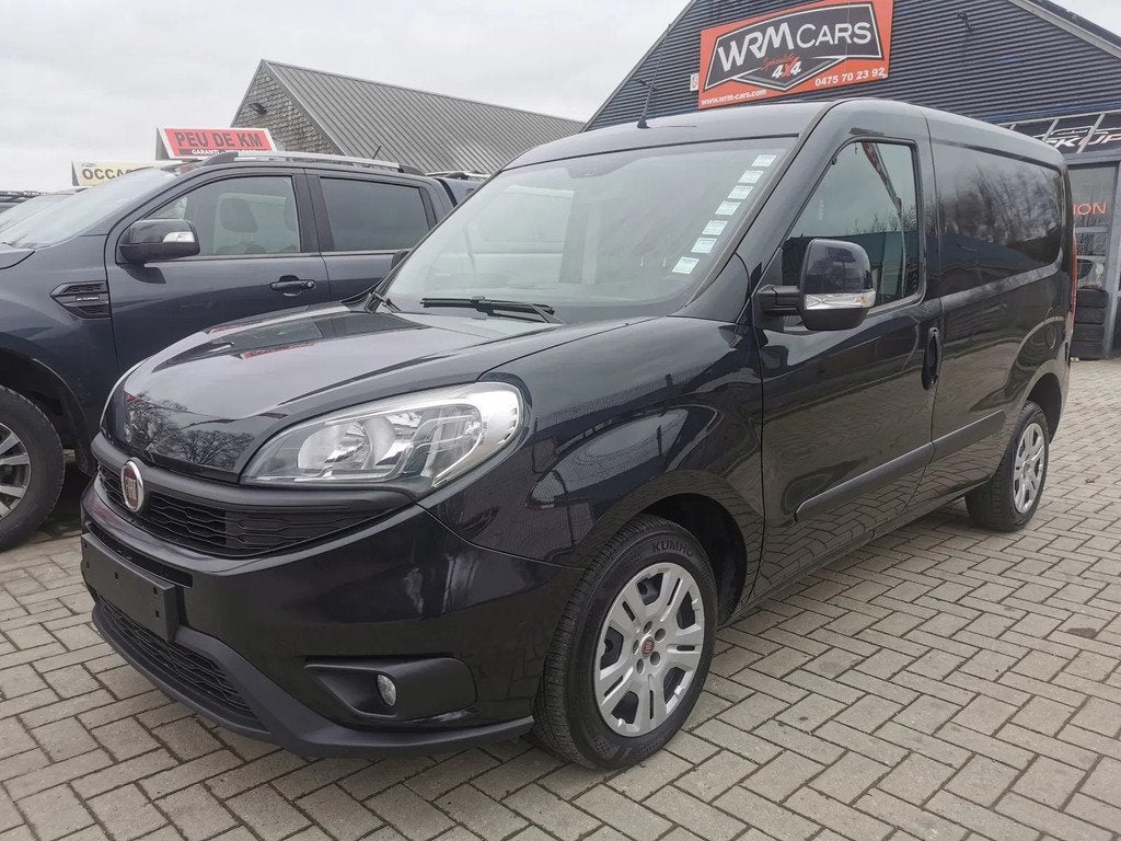Fiat Doblò camionette (bj 2017), Auto's, Bestelwagens en Lichte vracht, Gebruikt, Zwart, 4 cilinders, 1589 cc
