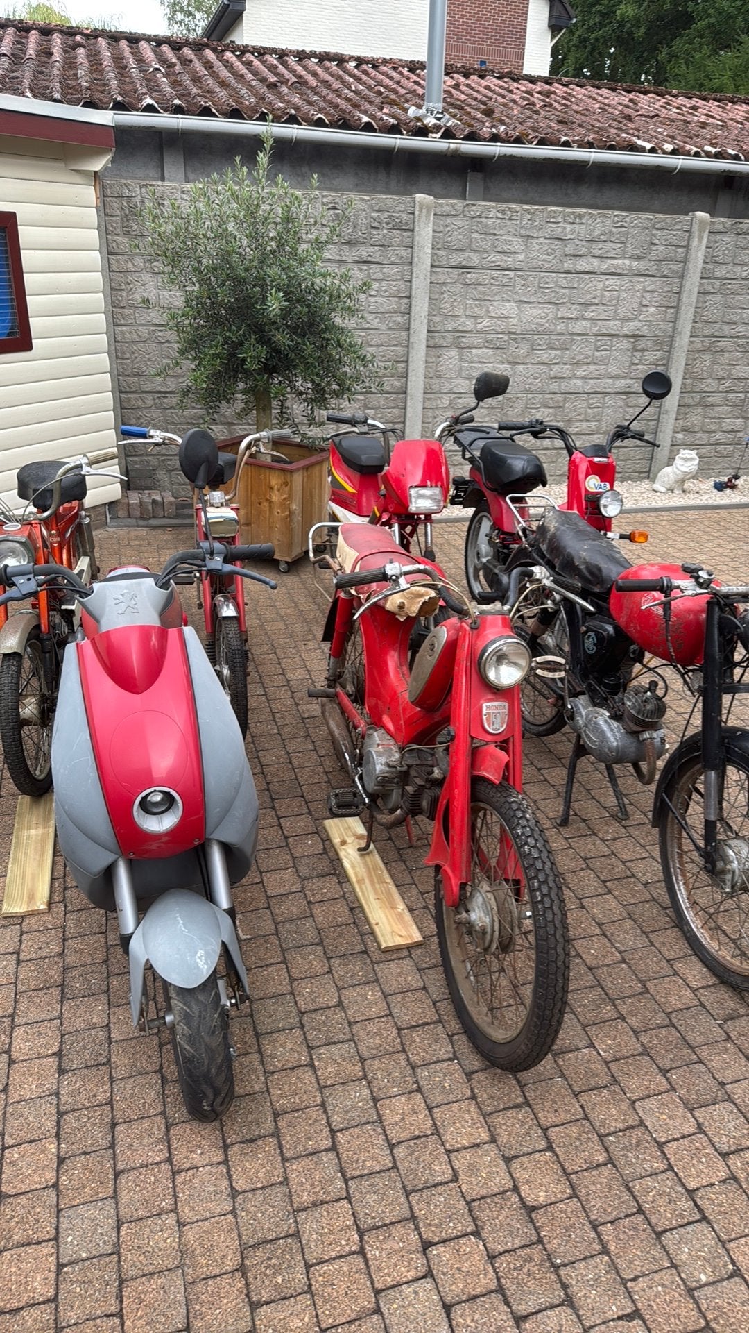 Brommer lot àlles samen, Fietsen en Brommers, Ophalen