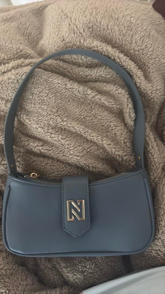 NIKKIE lichtblauwe sacoche – nieuw & ongedragen ✨, Handtassen en Accessoires, Ophalen, Nieuw, Blauw, Handtas