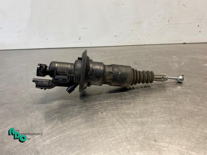 Koppeling Hoofd Cilinder van een Citroen Berlingo (Berlingo, Gebruikt, -, Ophalen of Verzenden, -