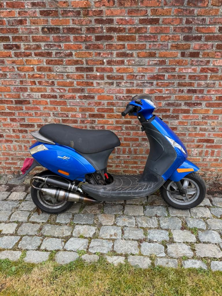Piaggio Zip 70cc, Fietsen en Brommers, Scooters | Piaggio, Ophalen, Zo goed als nieuw, Zip