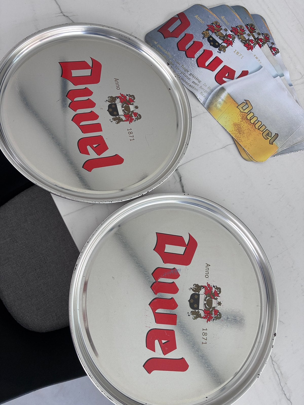 2 duvel dienbladen en 4 toogmatten, Verzamelen, Biermerken, Ophalen, Duvel