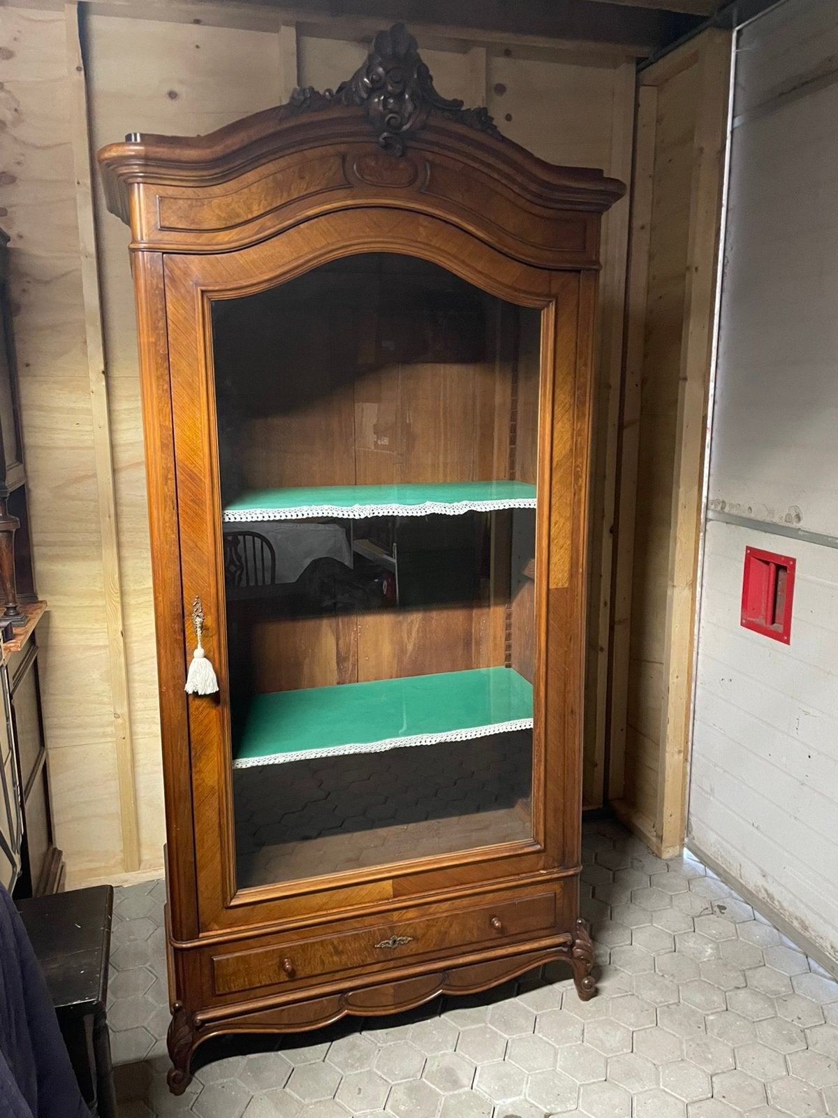 LODEWIJK XV antiek 1-deurs KAST glas | Rococo stijl walnoot, Ophalen