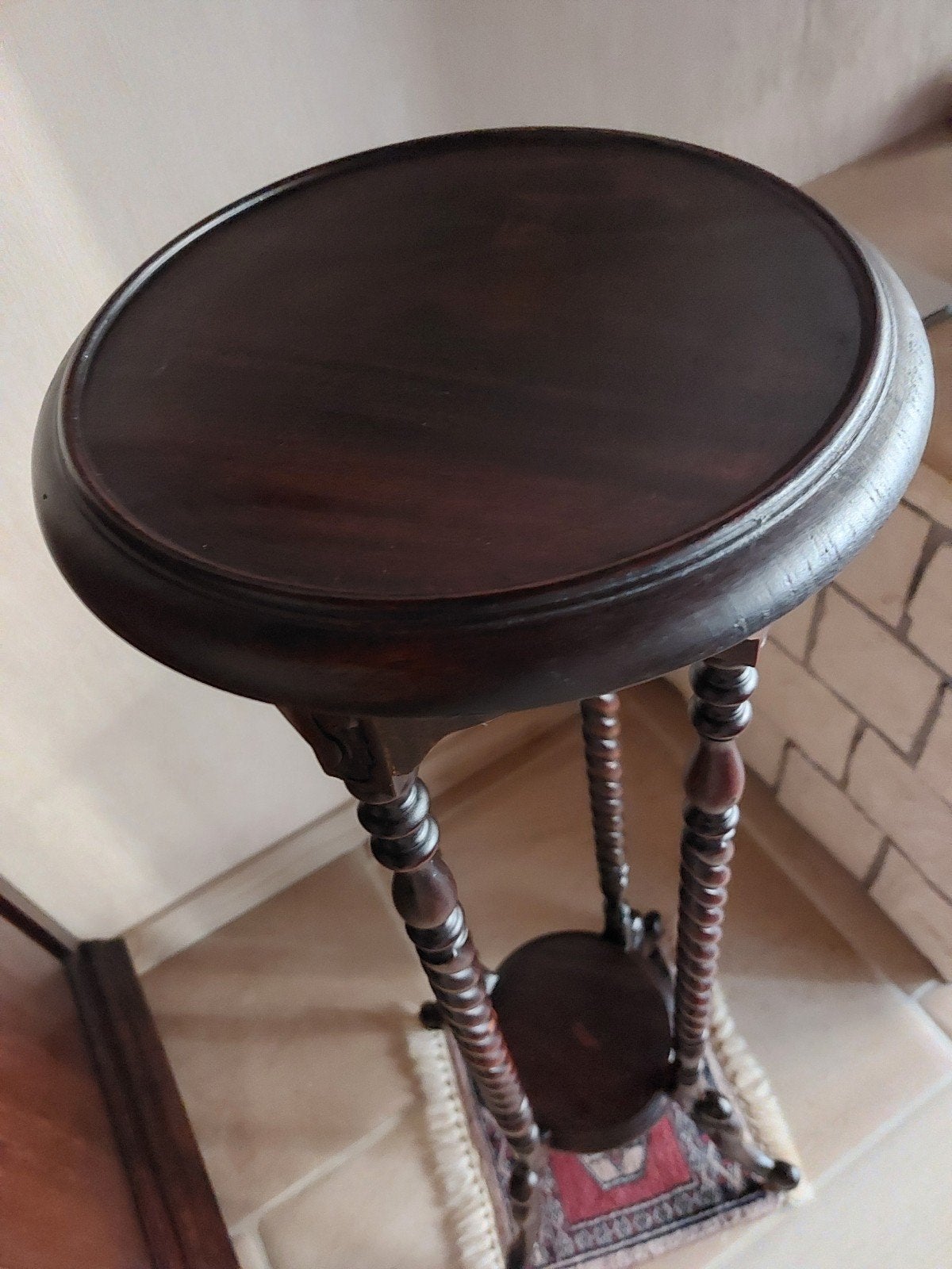 pedestal., Enlèvement