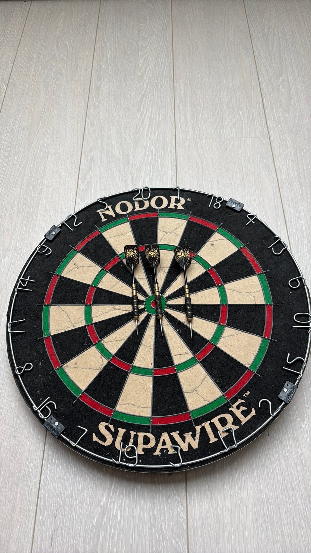 Darts bord met drie pijltjes, Ophalen, Gebruikt, Dartbord met pijlen, Soft tip