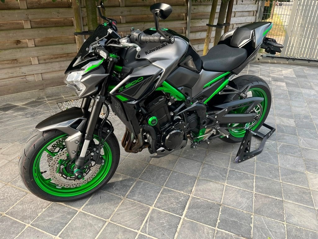 Kawasaki z900 **performance**2600km**2/2025**als nieuw !!**, Motoren, Motoren | Kawasaki, Motorrijbewijs A, 948 cc, Bedrijf, Meer dan 35 kW