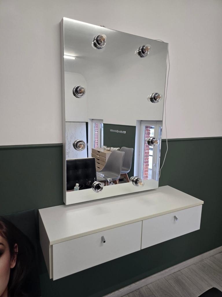 Coiffeuse meuble + mirroir lumineux, Ophalen