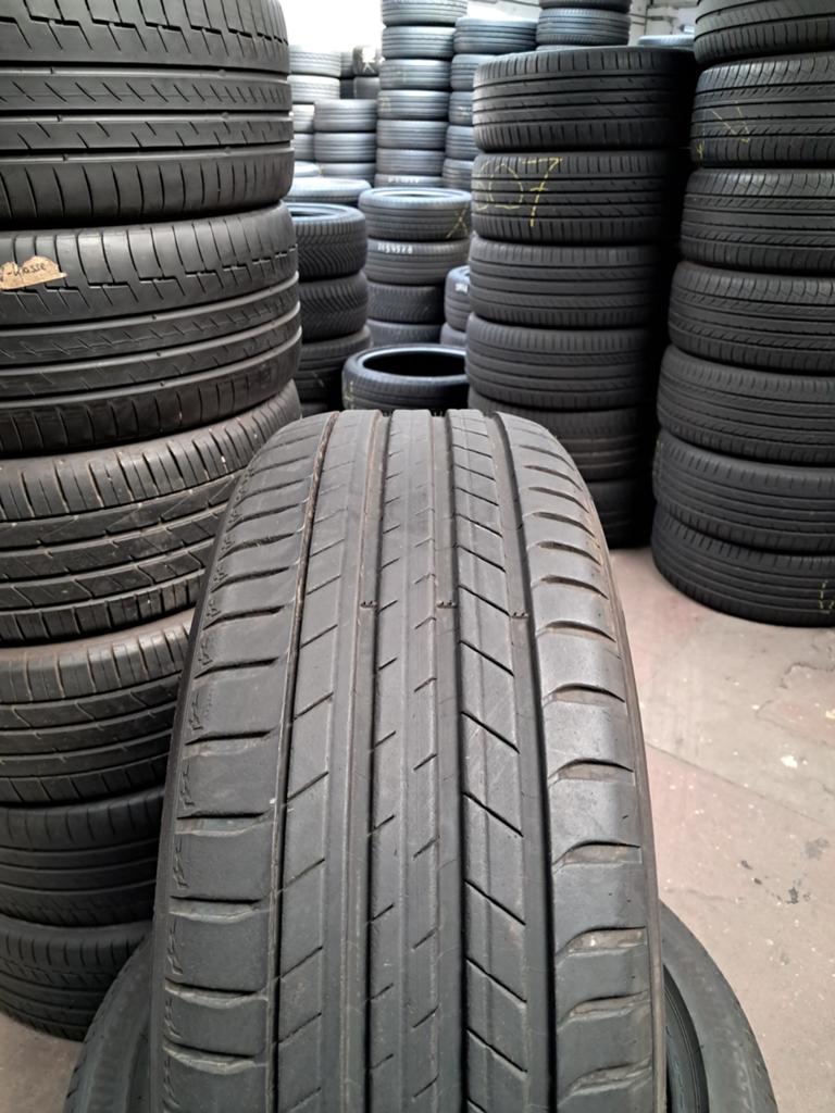 23560r18 235 60 r18 235/60/r18 MICHELIN avec montage et equi, Enlèvement ou Envoi