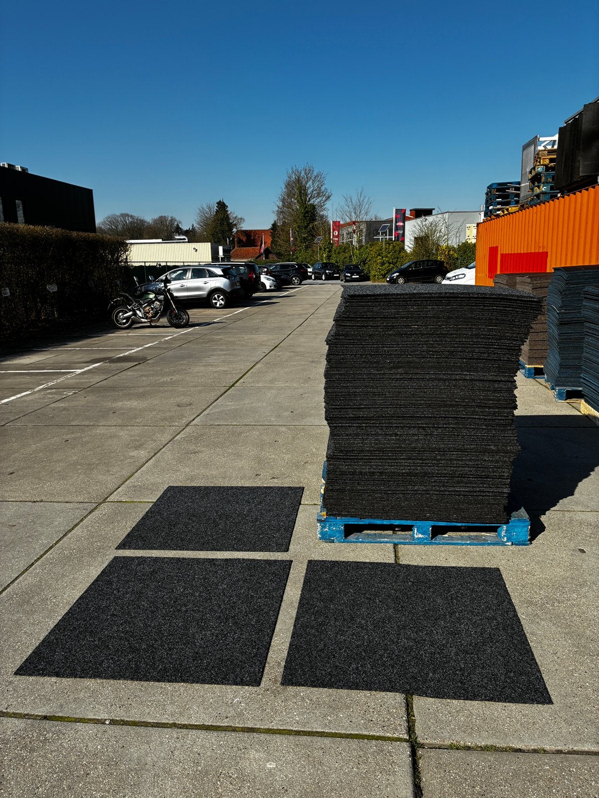 5000m² - Carrelage et moquette au sol - GRIS ET NOIR, Bricolage & Construction, Enlèvement