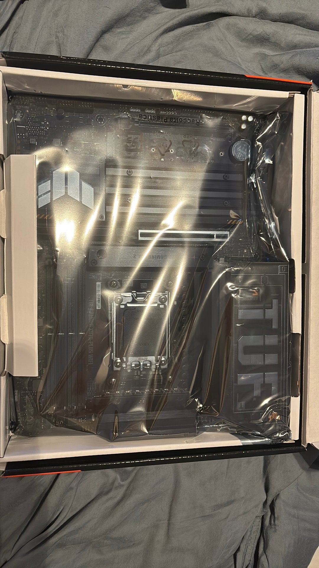 ASUS TUF Gaming X870-PLUS WIFI – Perfecte staat, Computers en Software, Ophalen, Nieuw