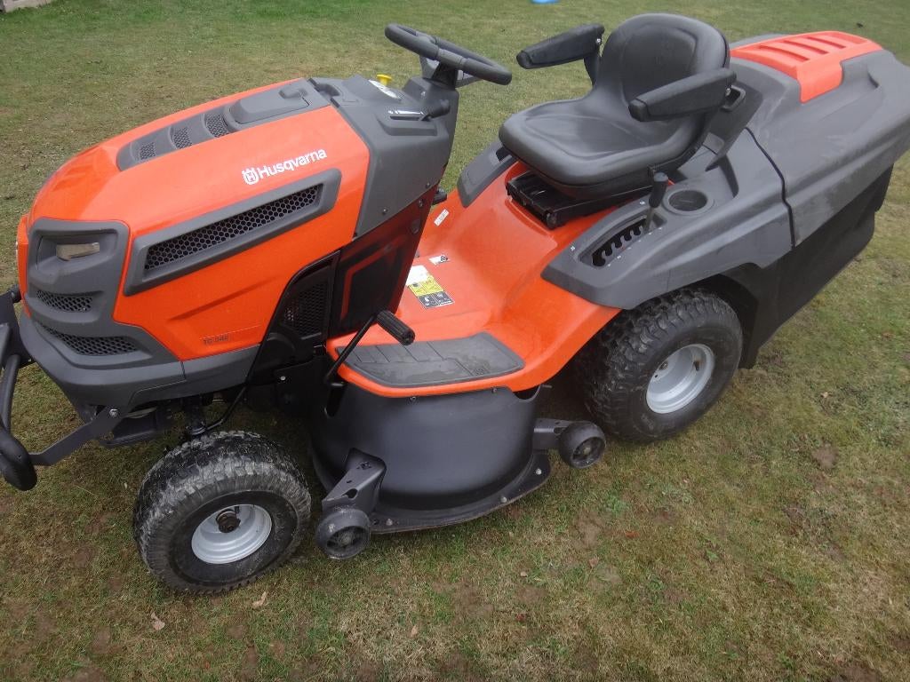 Husqvarna tractor grasmaaier, Ophalen, Gebruikt, 90 tot 120 cm, Opvangbak