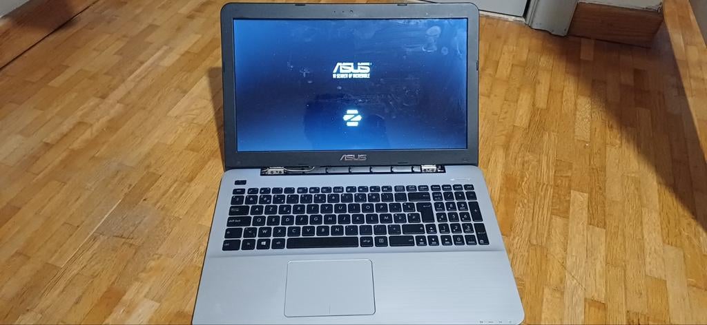 Oude ASUS laptop, Computers en Software, Ophalen