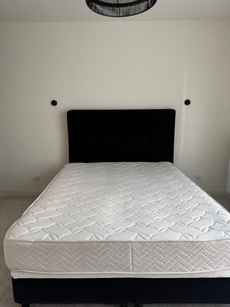 Bedden, Gris, Tissu, Enlèvement, Utilisé