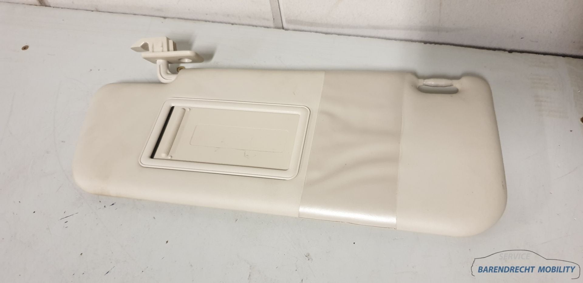 Pare-soleil Ford Ka II pare-soleil miroir de maquillage gauc, Info@ford.com, Ford Motor Company, American Road 1
48126  Dearborn