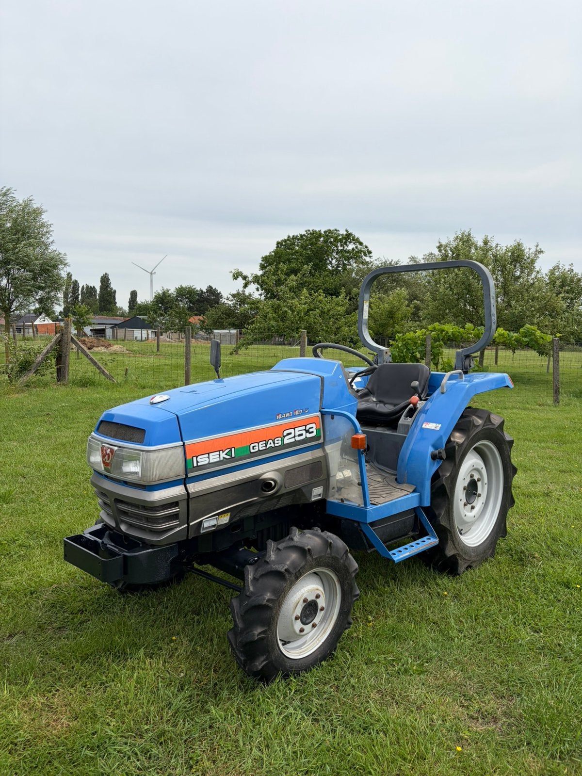 Minitractor Iseki GEAS 253 - 3 cilinder - 4x4 - SERVOSTUUR !, Ophalen of Verzenden