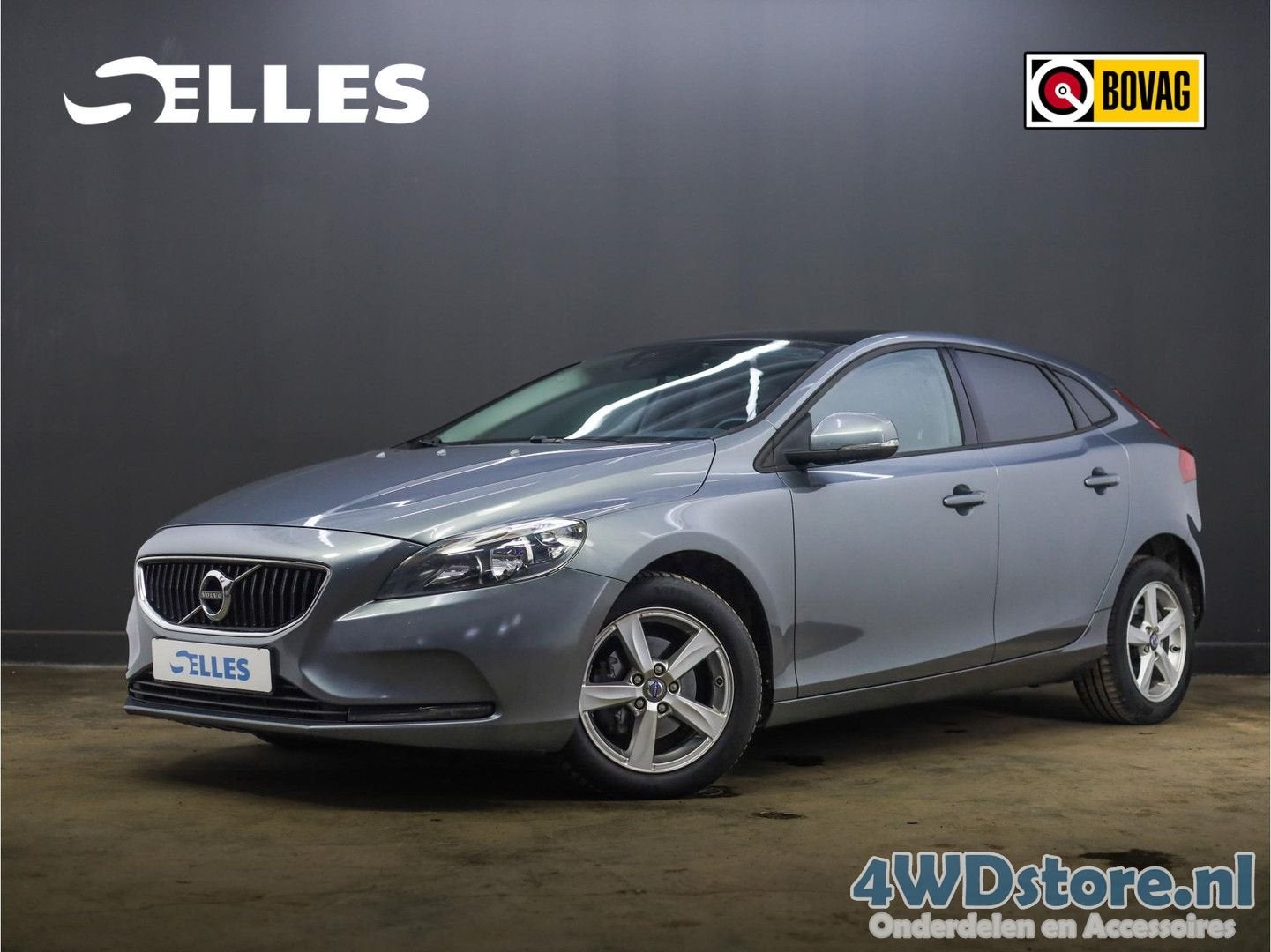 Volvo V40 2.0 D2 Momentum | Navigatie | Voorstoelen verwarmd, Auto's, Zwart, Start-stop-systeem, 94 g/km, Te koop