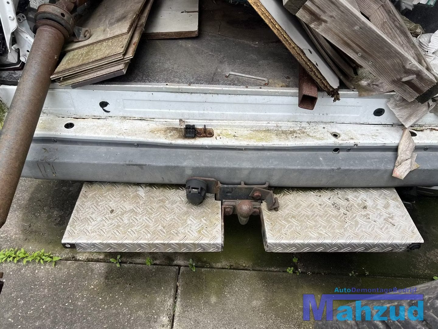 FORD TRANSIT trekhaak achter deur scharnier opstap 2006-2014, Info@fabrikant.eu, Fabrikantstraat 1
1000 AA  Amsterdam, NL, Achter