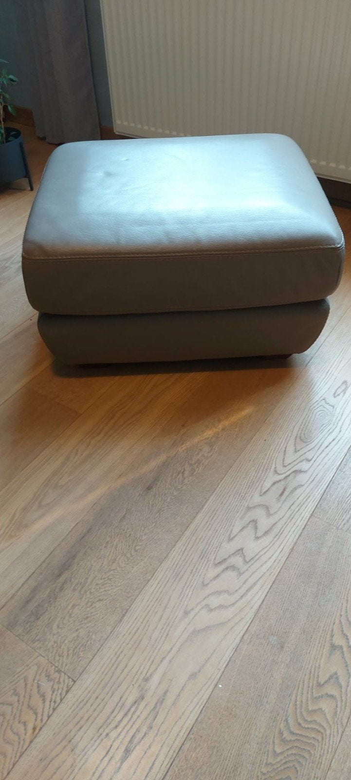 pouf ou repose pieds, Comme neuf, Synthétique, Enlèvement, 50 à 75 cm