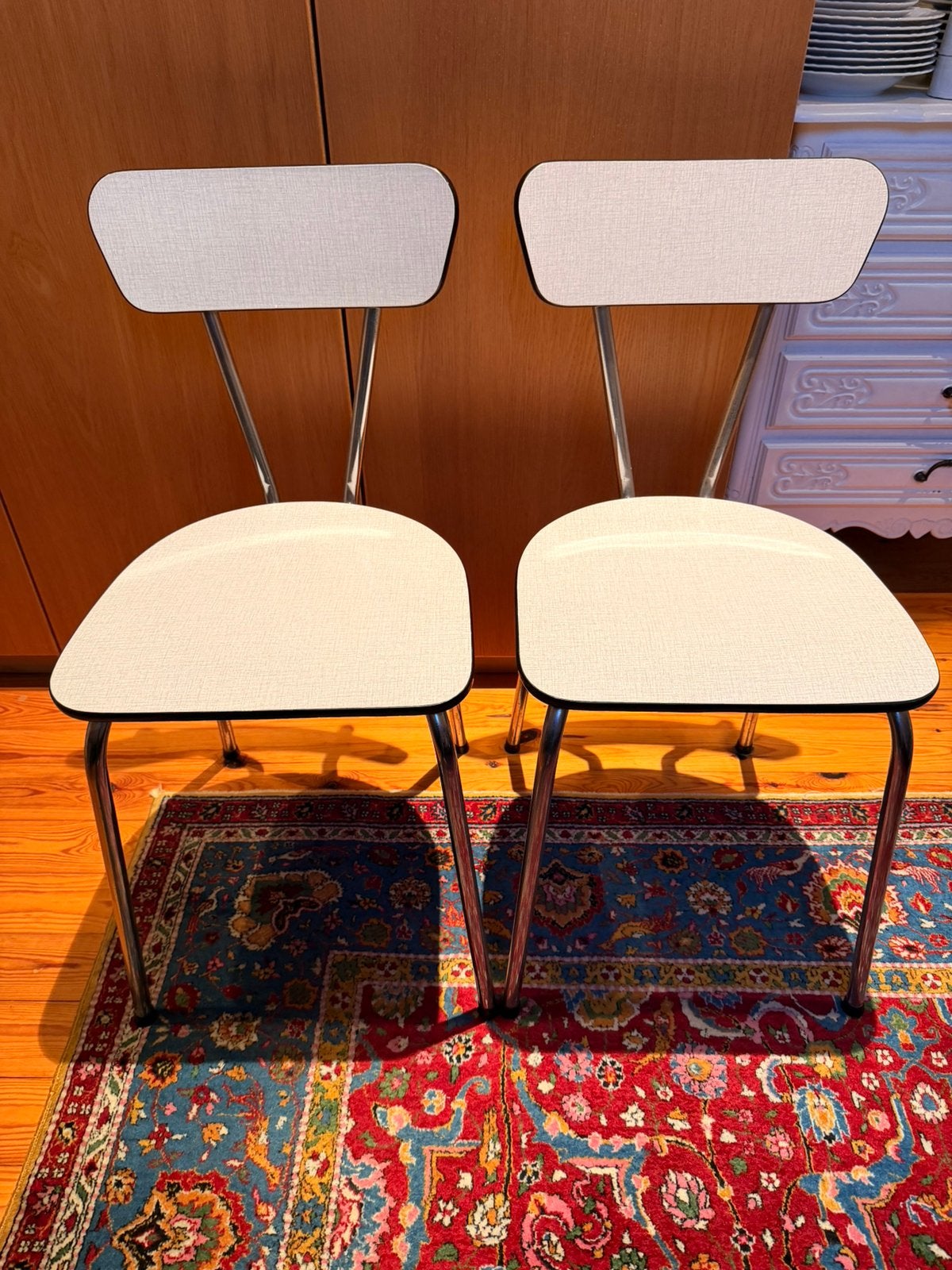 2 identieke retro stoeltjes, Huis en Inrichting, Stoelen, Ophalen, Zo goed als nieuw