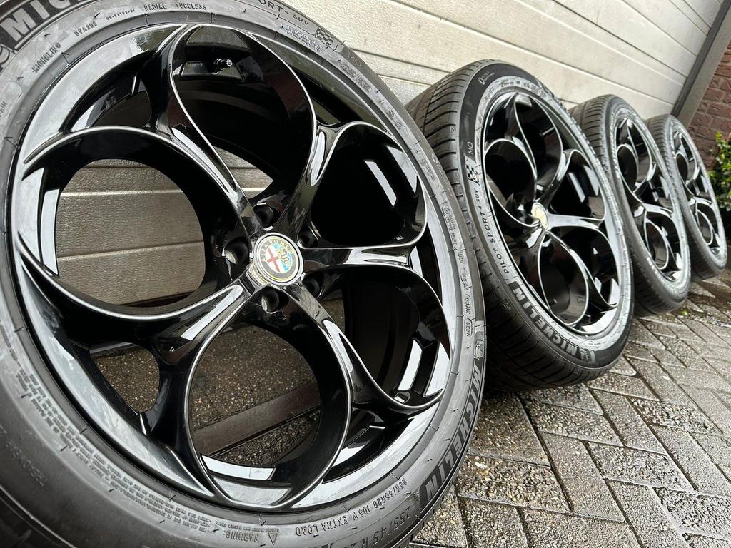 20 “ Alfa Romeo Stelvio Turbo QuadriFoglio Q4 Tonale velgen, Neuf, Pneus et Jantes, 255 mm, Véhicule de tourisme
