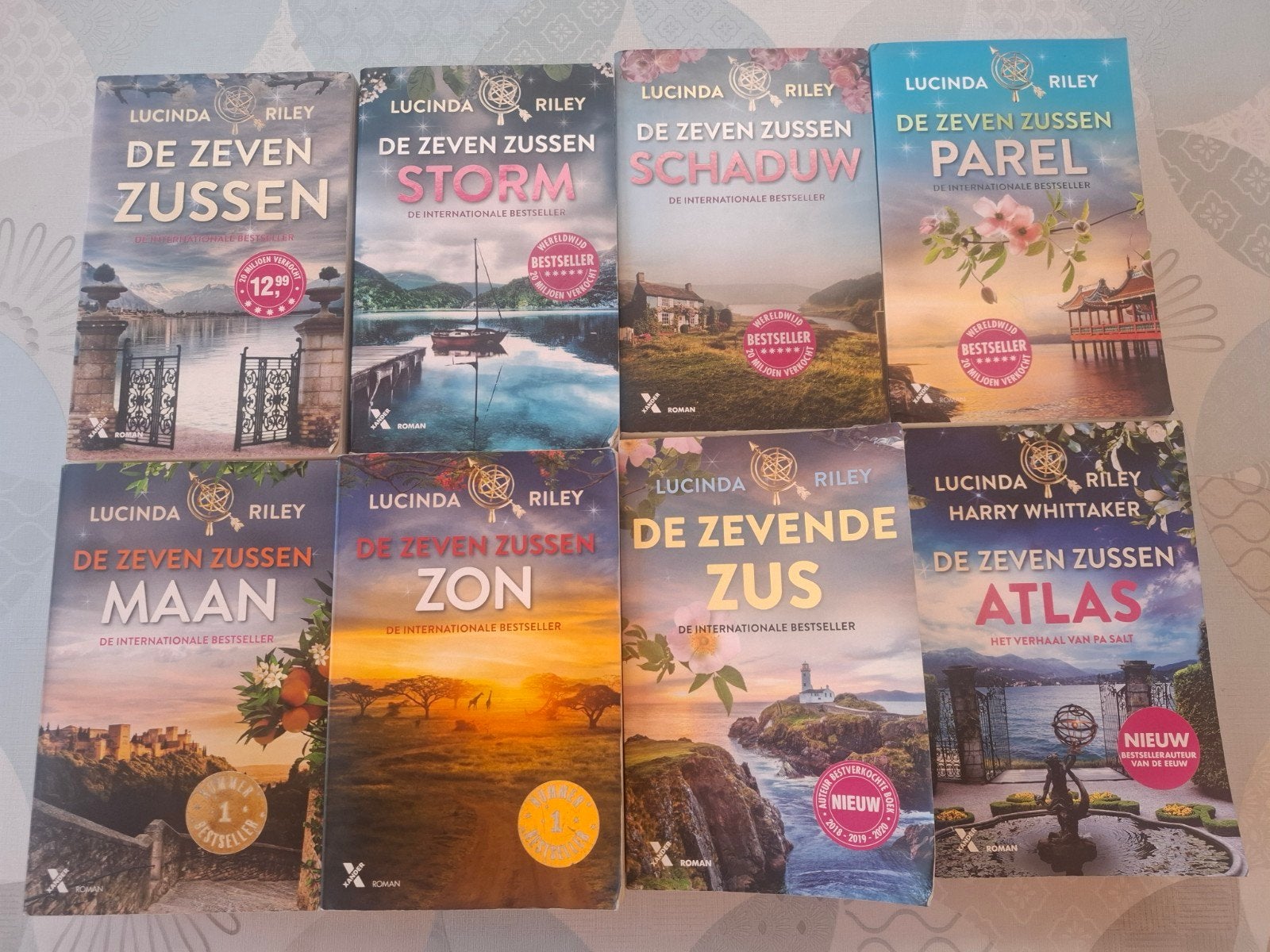 De zeven zussen van Lucinda Riley, Boeken, Ophalen