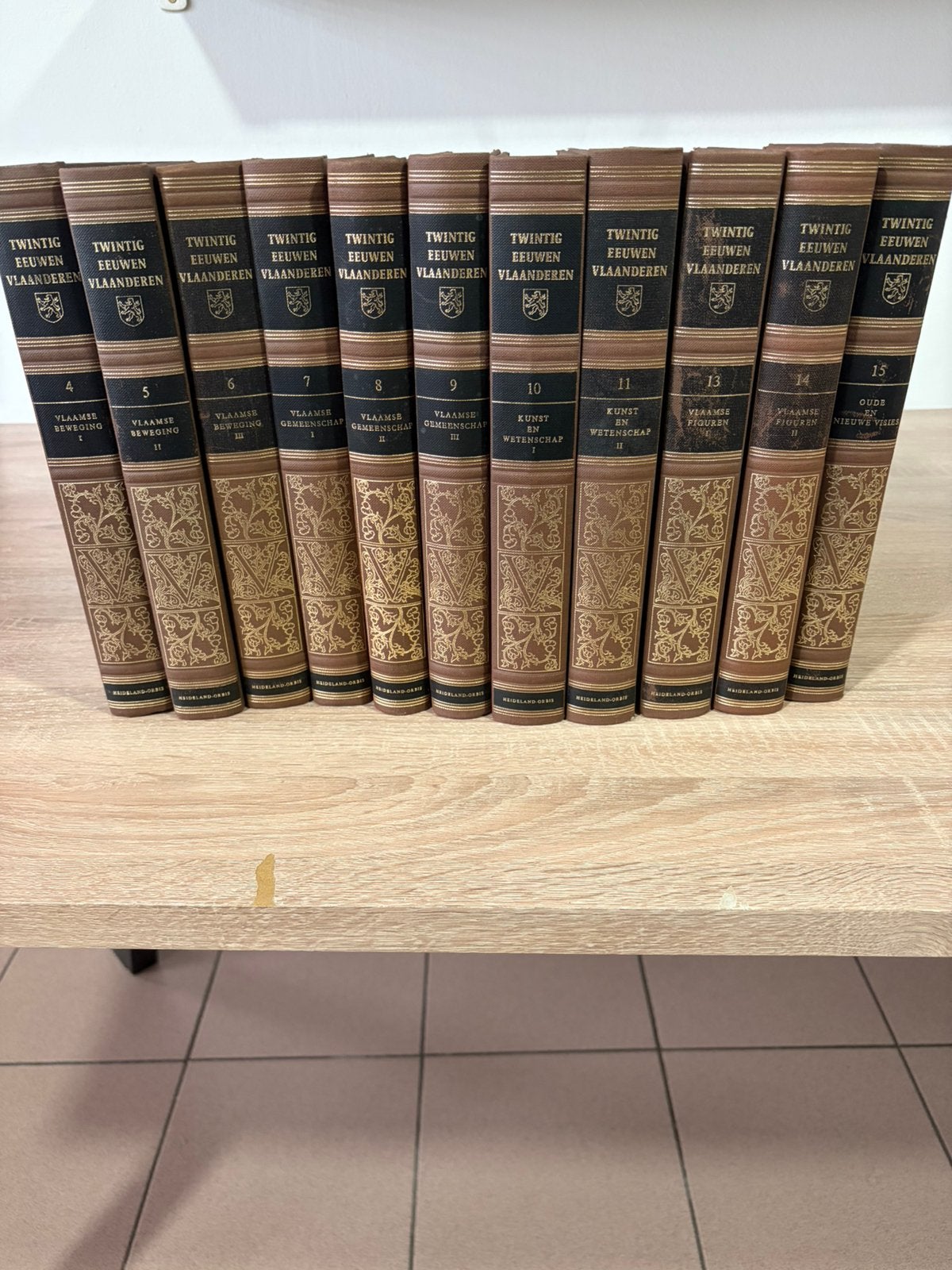 Groot lot boeken/ encyclopedie, Boeken, Ophalen of Verzenden, Gelezen