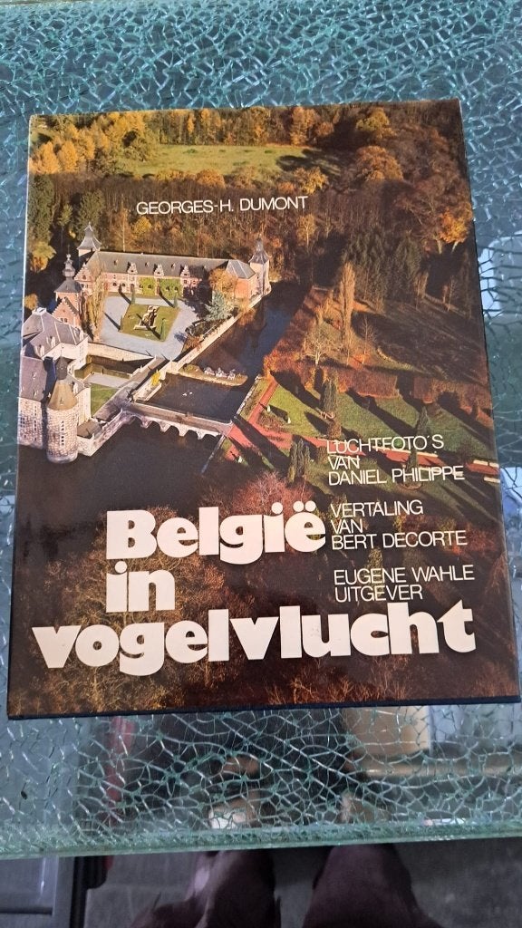 Livre « La Belgique en bref », Livres, Comme neuf, Enlèvement, Photographie général, Georges H. Dumont