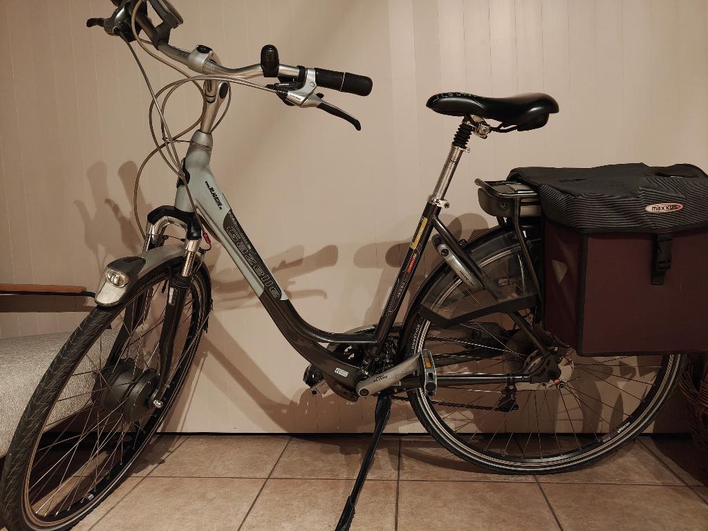 Elektrische vrouwenfiets Gazelle, Fietsen en Brommers, Ophalen, Gebruikt, 47 tot 51 cm, 50 km per accu of meer