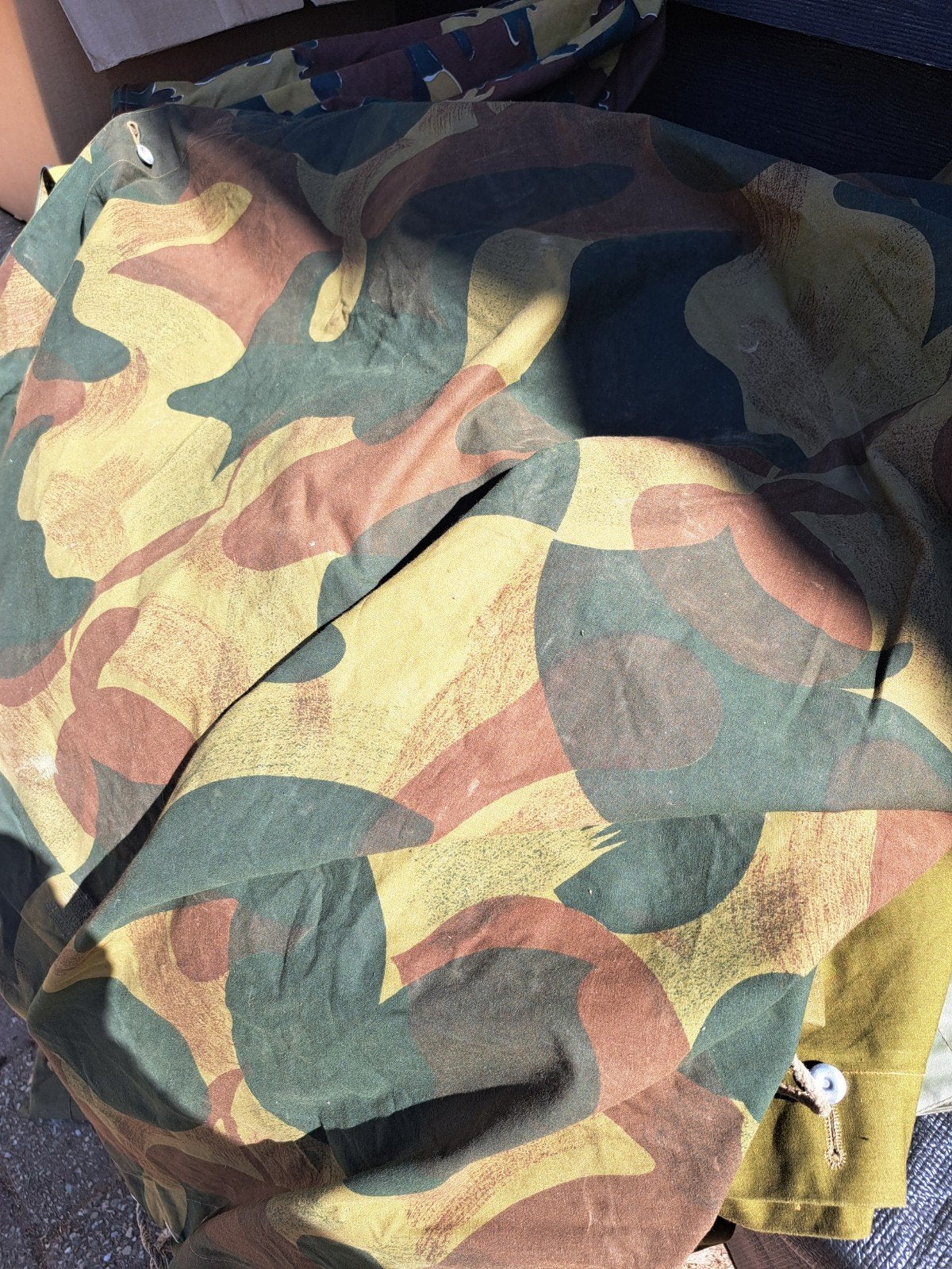 Poncho/bâche de tente M56 de l'armée belge rare - Brushstrok, Enlèvement ou Envoi
