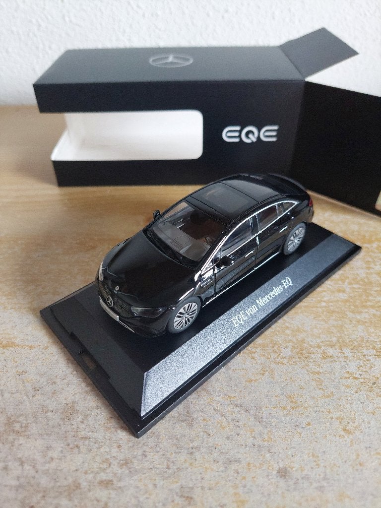 1/43 - Herpa - Mercedes Benz EQE Obsidian black, Ophalen of Verzenden, Nieuw