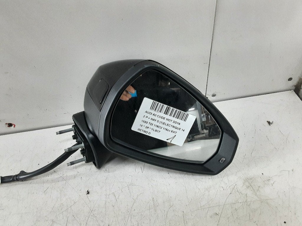 RETROVISEUR EXTERIEUR DROIT Audi A3 (8V1 / 8VK), Mevr. I. Hauben, Audi, Utilisé, Rue de l'Espoir 34 34
4030  GRIVEGNÉE, BE