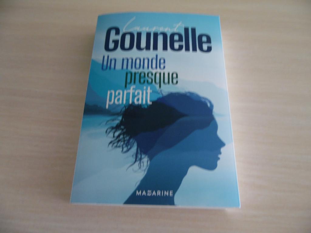 UN MONDE PRESQUE PARFAIT      LAURENT GOUNELLE, Europa overig, Laurent Gounelle, Ophalen of Verzenden, Zo goed als nieuw