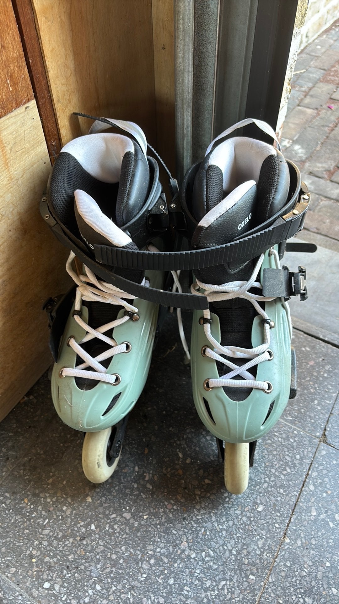 Rolschaatsen oxelo met accessoires, Sport en Fitness, Skeelers, Ophalen, Zo goed als nieuw, Bescherming