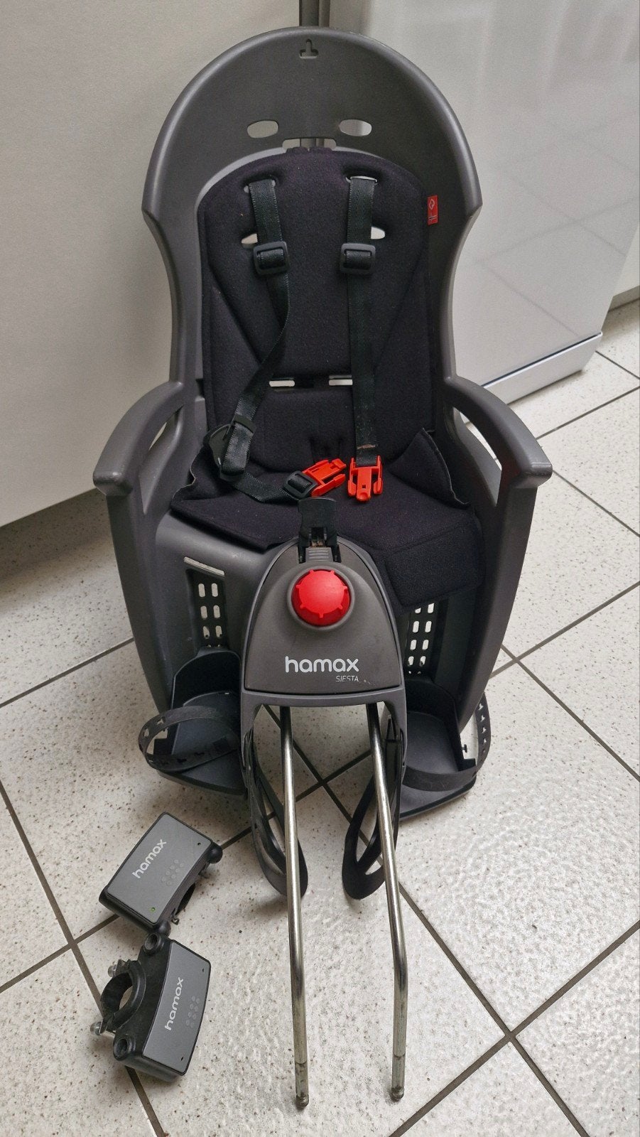 Hamax siesta fietsstoeltje met 2 adapters, Fietsen en Brommers, Achterzitje, Voetsteuntjes, 9 t/m 18 kg, Ophalen of Verzenden