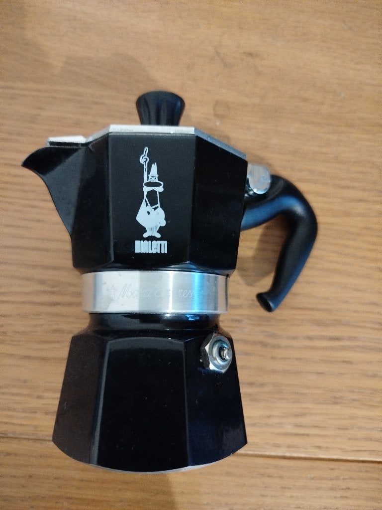 BIALETTI Moka Express Espressopotje (Zwart), Afneembaar waterreservoir, Gemalen koffie, Ophalen of Verzenden, 1 kopje