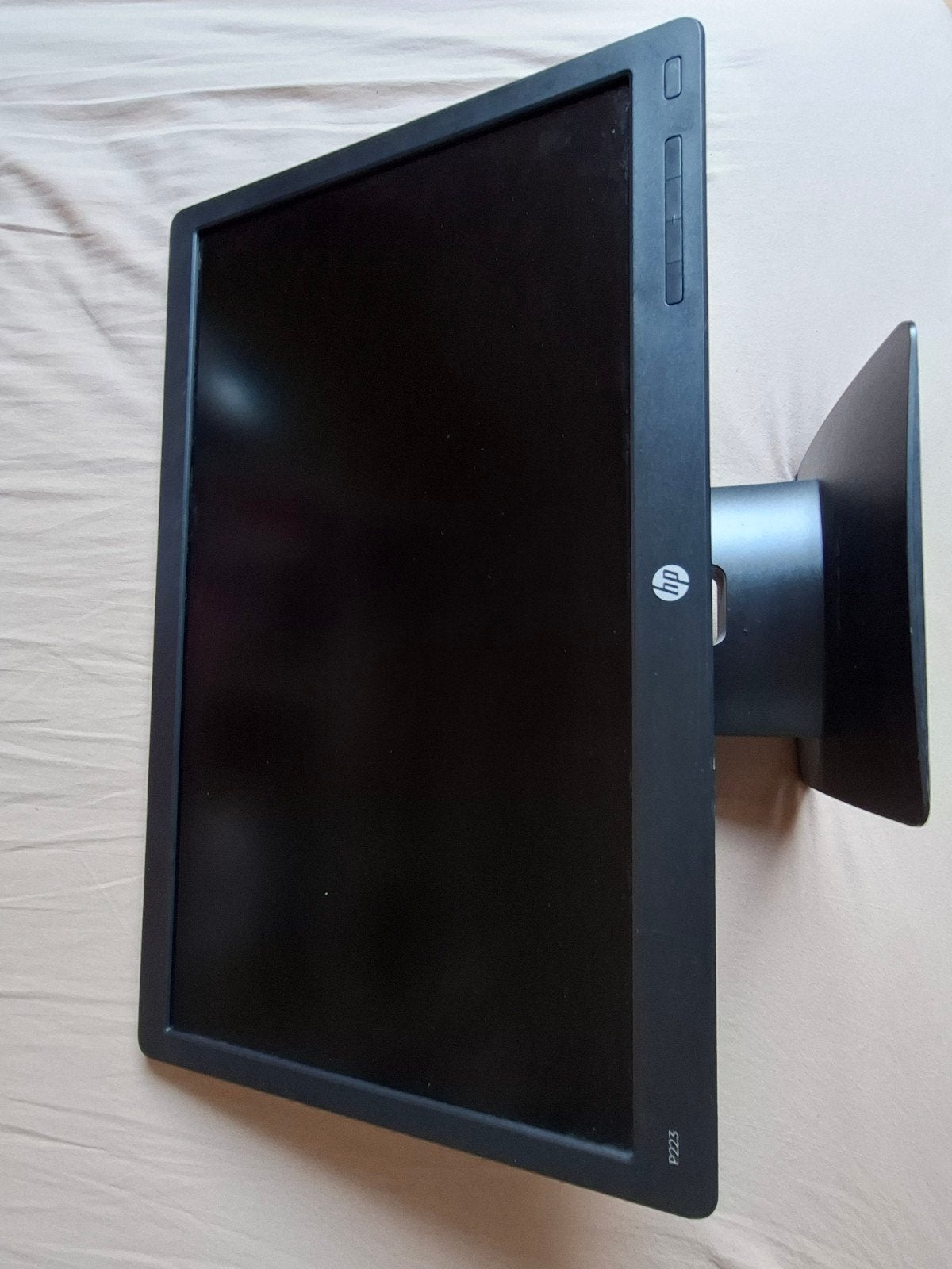 HP scherm p223, Computers en Software, Monitoren, Zo goed als nieuw, 60 Hz of minder, DisplayPort, VGA, Kantelbaar, LED, Full HD